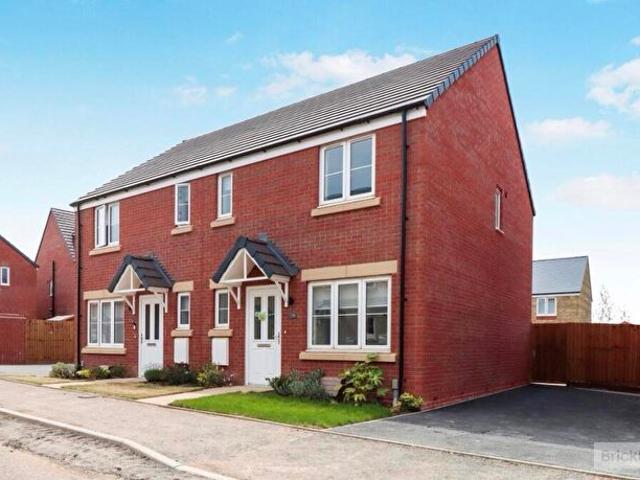 Apartment for rent in Priors Hall Park, Weldon