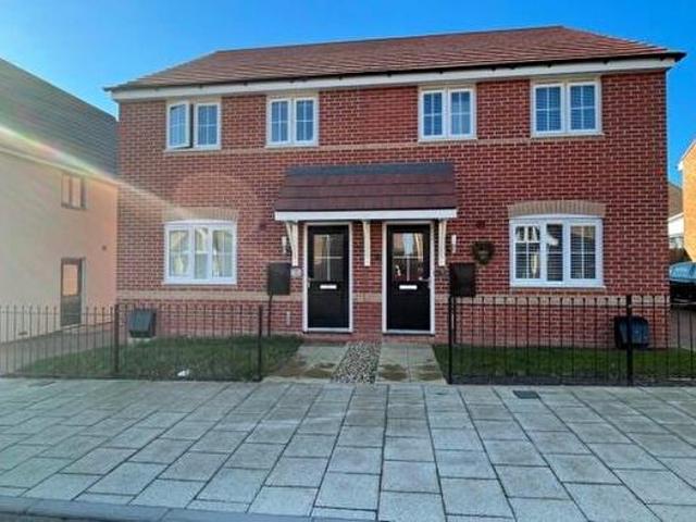 Apartment for rent in Priors Hall Park, Weldon