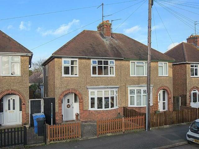 Apartment for rent in Desborough