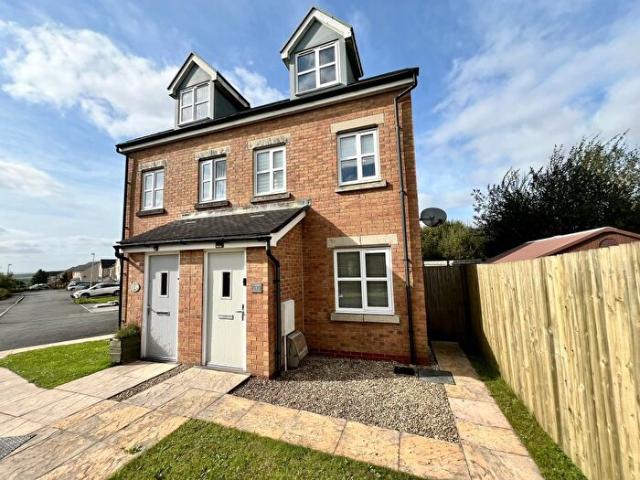 Apartment for rent in Llangyndeyrn, Carway