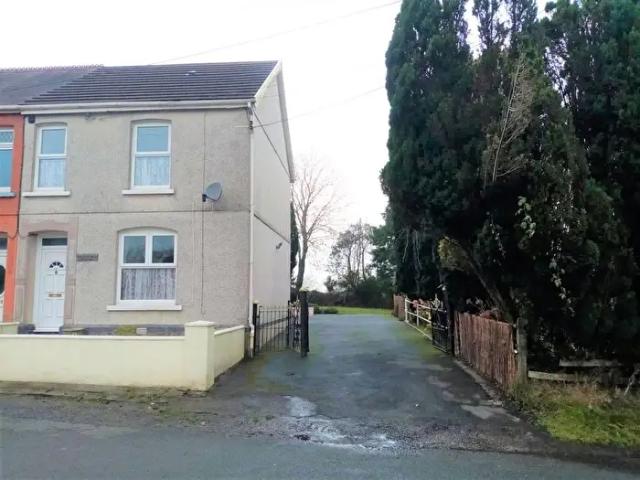 Apartment for rent in Llannon, Cwm-y-glo