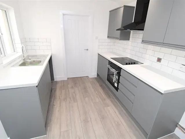 Apartment for rent in Ystrad, Ton Pentre