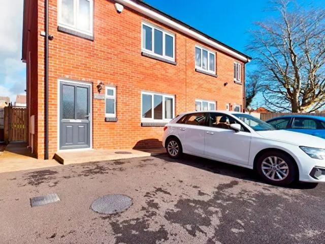 Apartment for rent in Gendros, Swansea