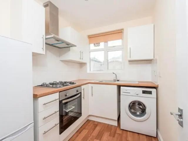Apartment for rent in Lye Valley, The Slade