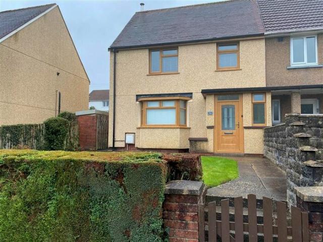Apartment for rent in Pen-y-Waun, Penywaun
