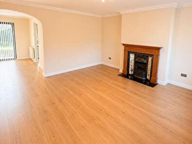 Apartment for rent in Dafen, Wales