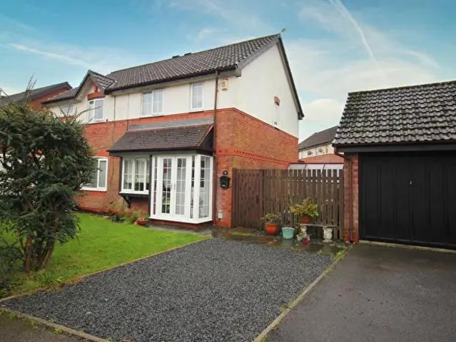 Apartment for rent in Llanharry, Brynsadler