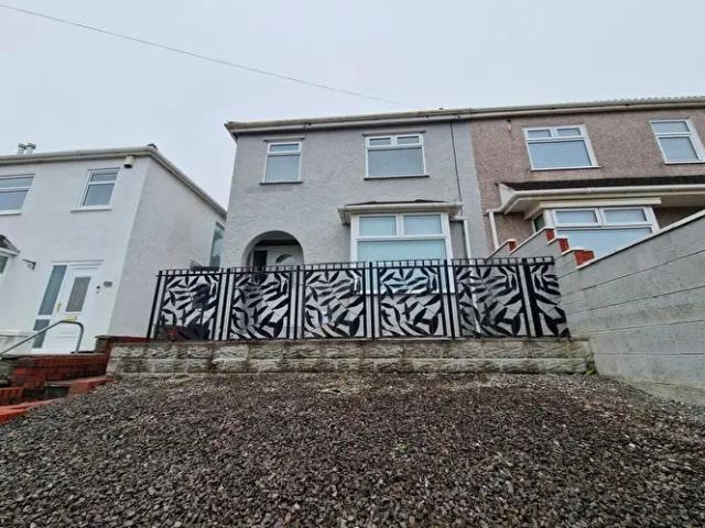 Apartment for rent in St Thomas, Swansea