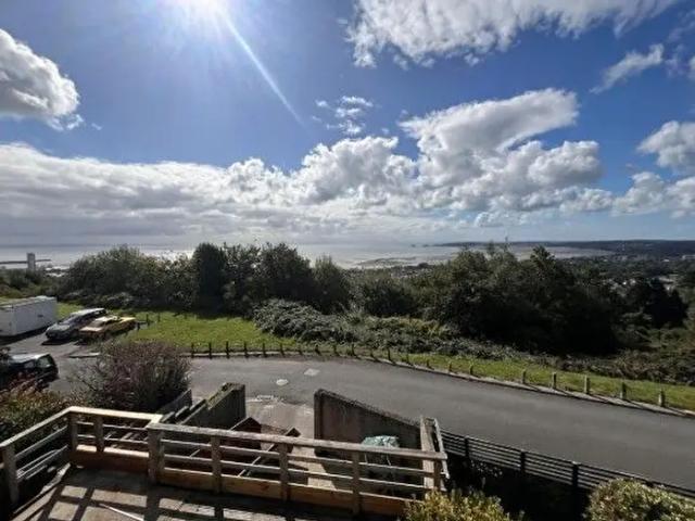 Apartment for rent in Mayhill, Swansea