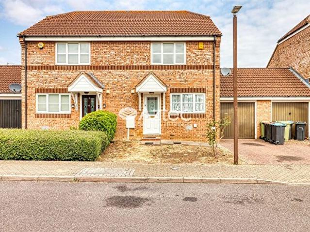 Apartment for rent in Shenley Brook End, Milton Keynes