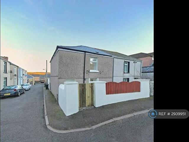 Apartment for rent in Sirhowy, Wales