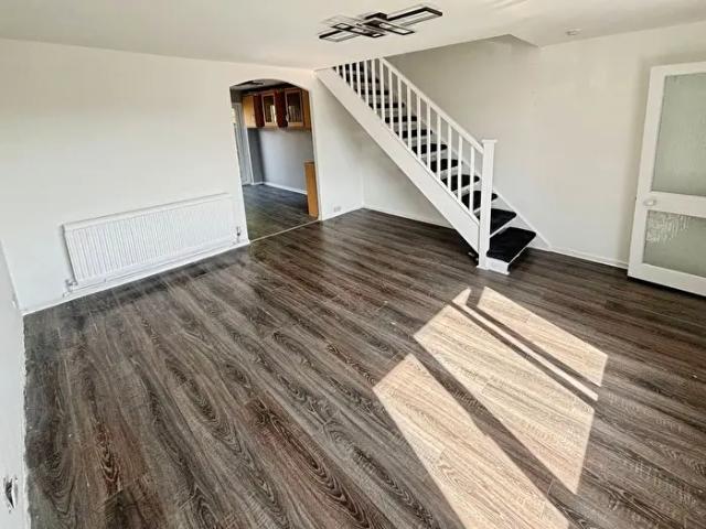 Apartment for rent in Parc Gwernfadog, Ynystawe