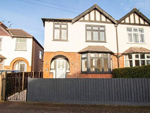 Apartment for rent in Lady Bay, Barton In Fabis
