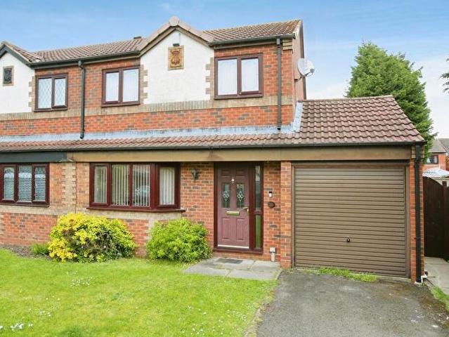 Apartment for rent in Wood End, Gun Hill
