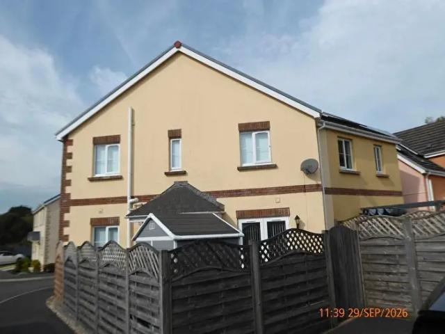 Apartment for rent in Llannon, Cwm-y-glo