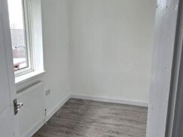 Apartment for rent in Nangreaves, Wales