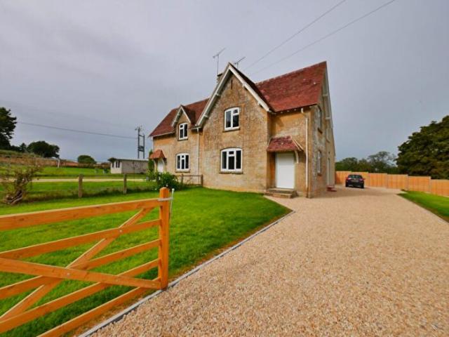 Apartment for rent in Black Bourton, Oxfordshire