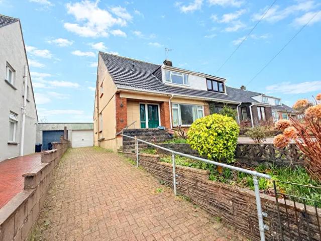 Apartment for rent in St. Bride's Minor, Sarn