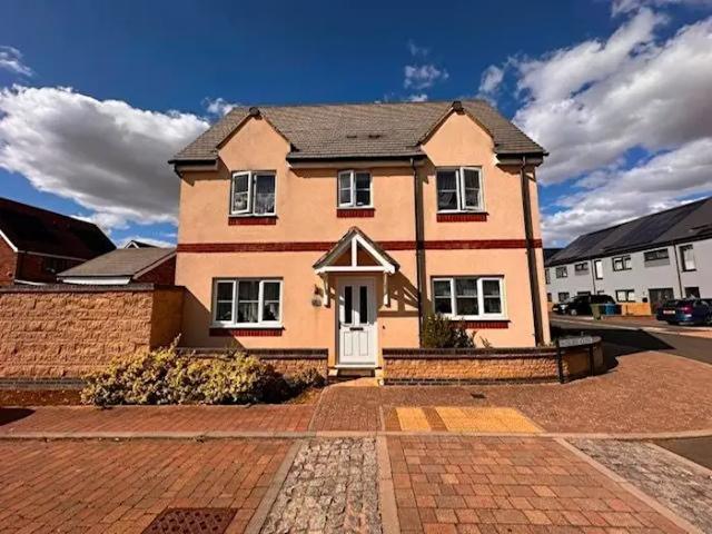 Apartment for rent in Priors Hall Park, Weldon
