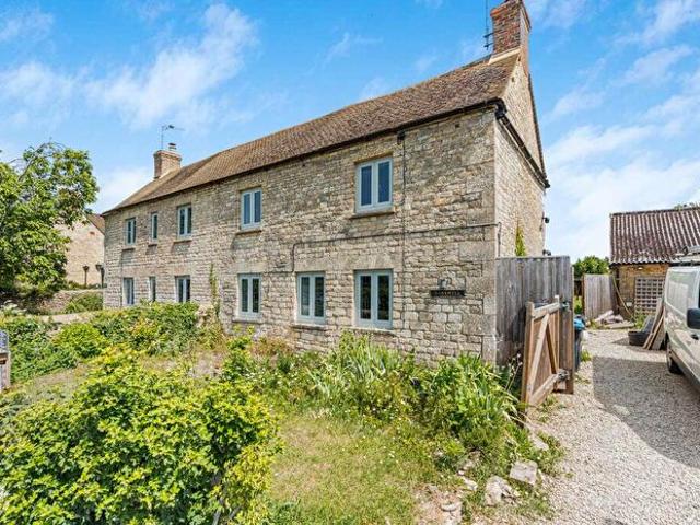 Apartment for rent in Delly End, Black Bourton