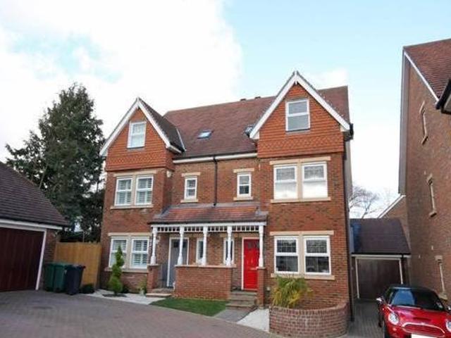 House for rent in Surrey