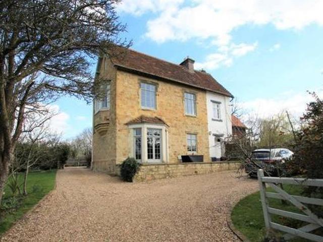 House for rent in Surrey