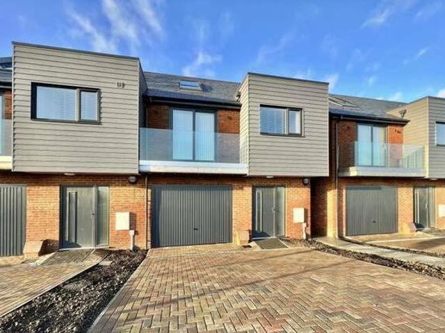 House for rent in Lyons, Greater London