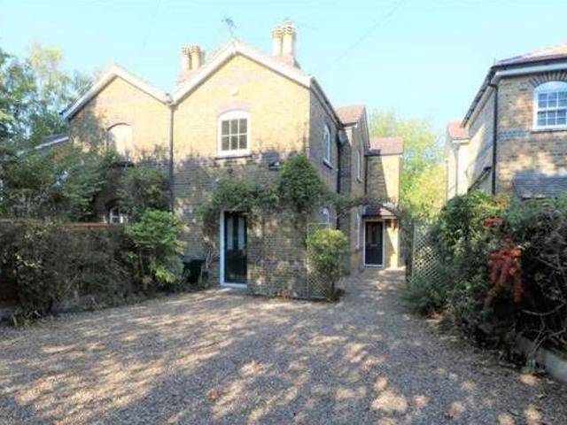 House for rent in Surrey