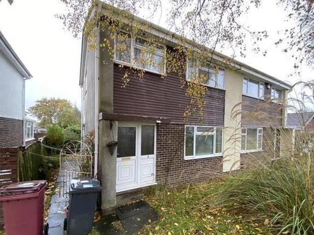 House for sale in Froggatt, East Midlands