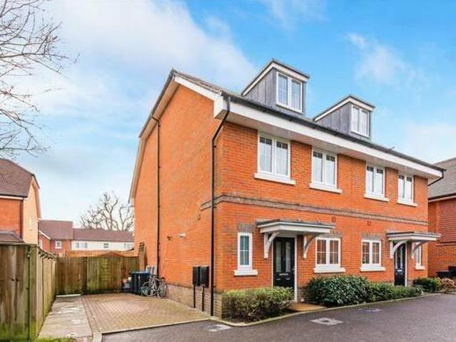 House for rent in Surrey