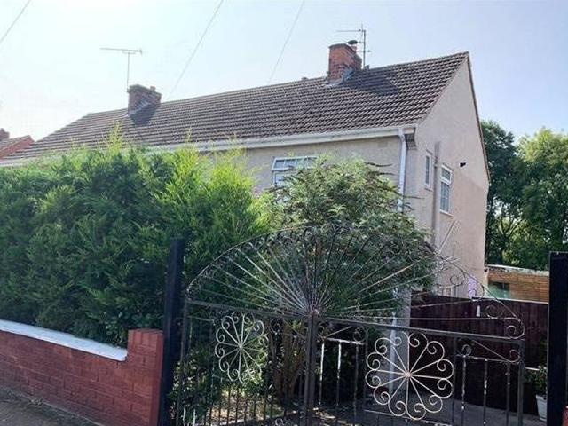House for sale in Froggatt, East Midlands