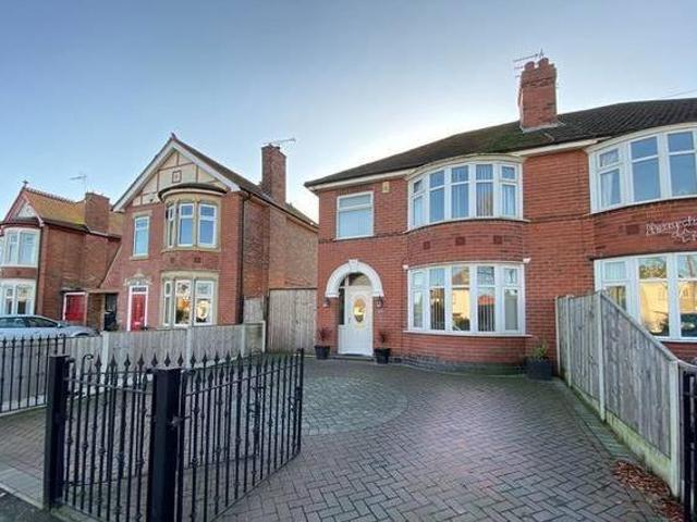 House for sale in Derbyshire Dales, East Midlands