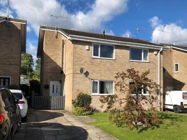 House for sale in Froggatt, East Midlands
