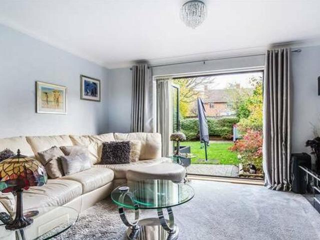 House for rent in Surrey