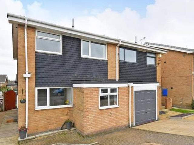 House for sale in Froggatt, East Midlands