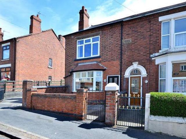 House for sale in Froggatt, East Midlands