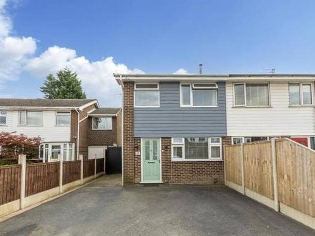 House for sale in Derbyshire Dales, East Midlands