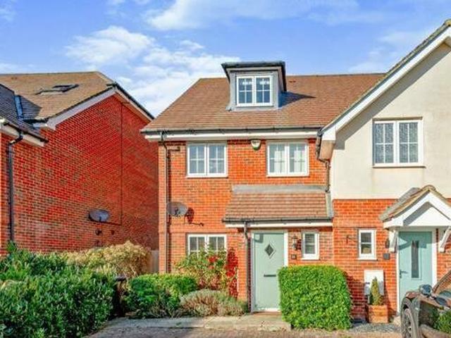 House for rent in Surrey