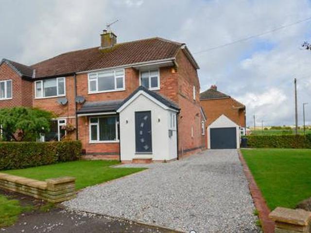 House for sale in Froggatt, East Midlands