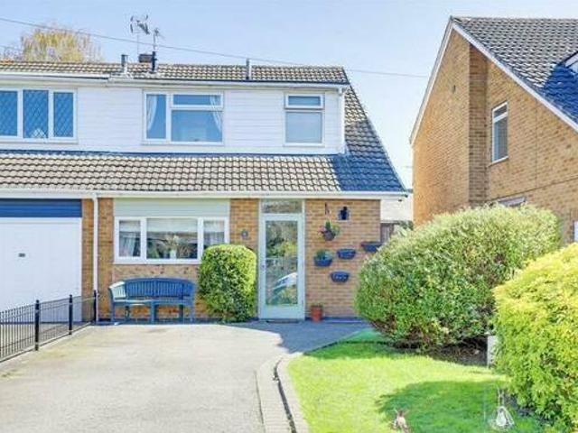 House for sale in Froggatt, East Midlands