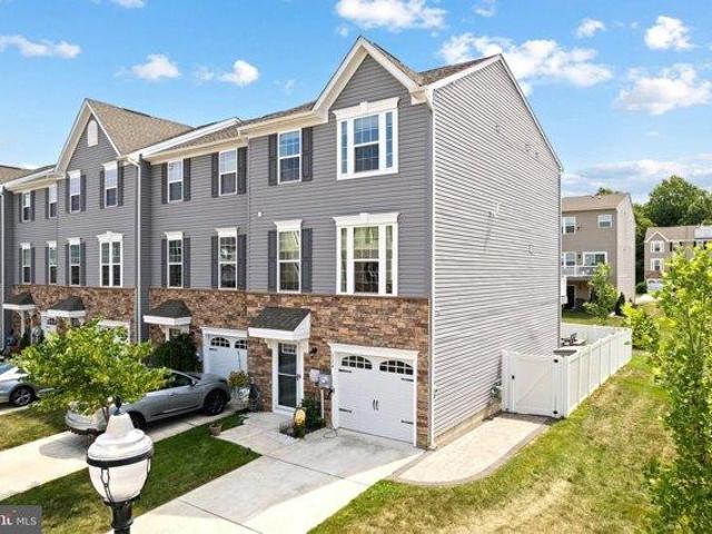 House for sale in Pinnacle Place, Washington Township