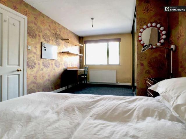 Property to rent in Bluebell, North Tipperary