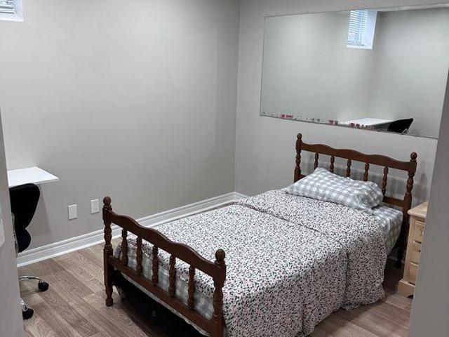 Room for rent in Brampton