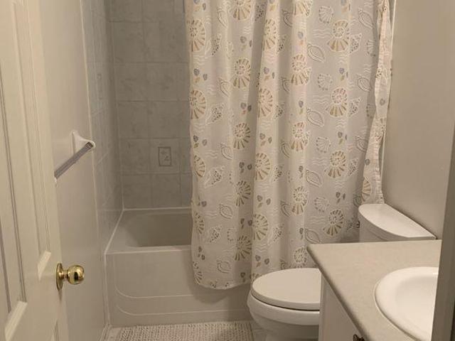 Room for rent in Georgina, Ontario
