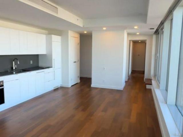 Room for rent in Crescent Heights, Calgary