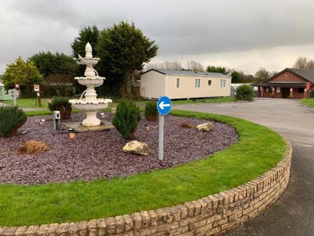 Room for sale in Greaves, Bare