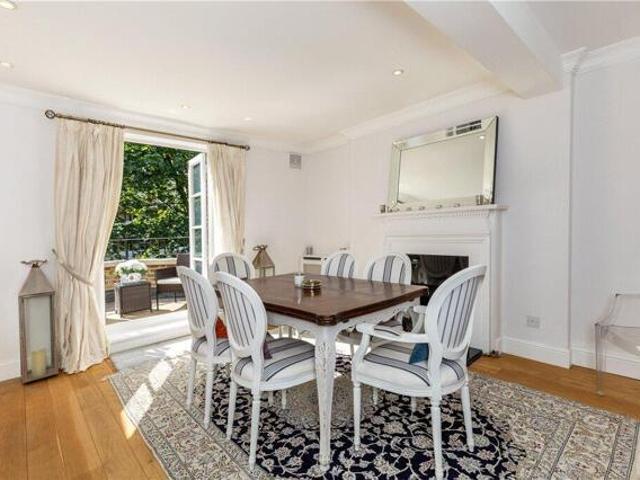 Room for sale in Earl's Court, Greater London