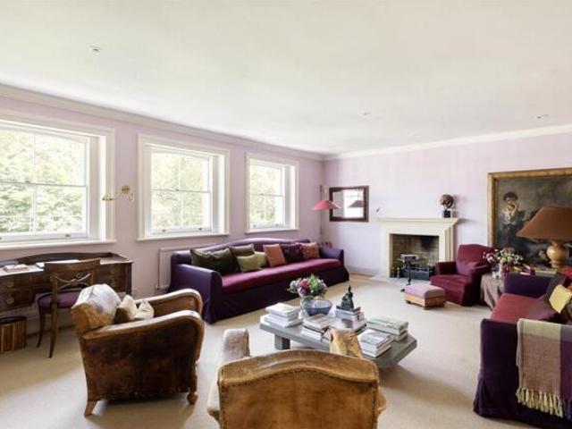 Room for sale in Brompton, Greater London