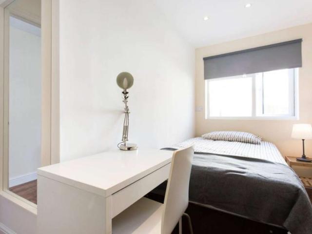 Room for rent in Lyons, Greater London