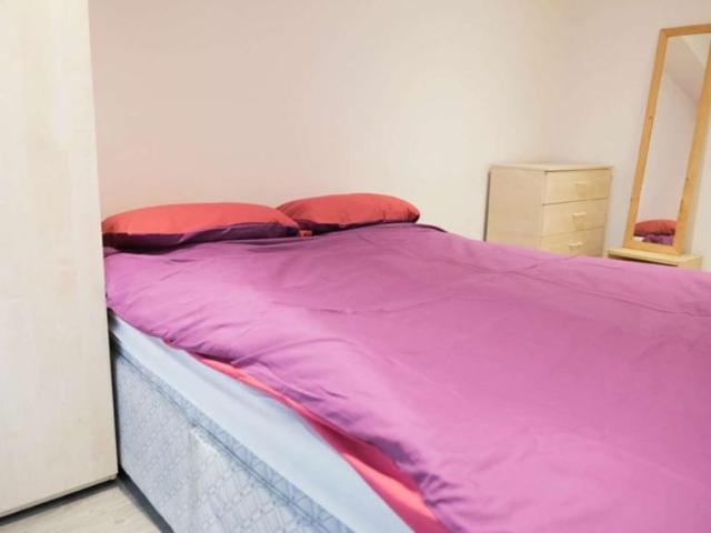 Room for rent in Lyons, Greater London